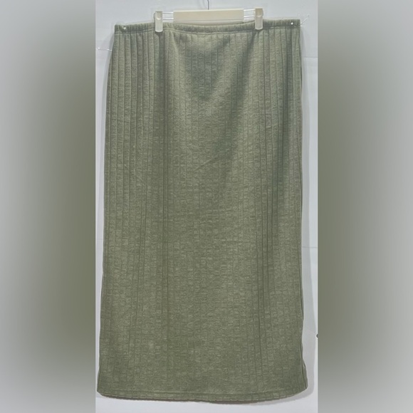 NWT SHEIN GREY SKIRT SIZE 3XL - Picture 2 of 5